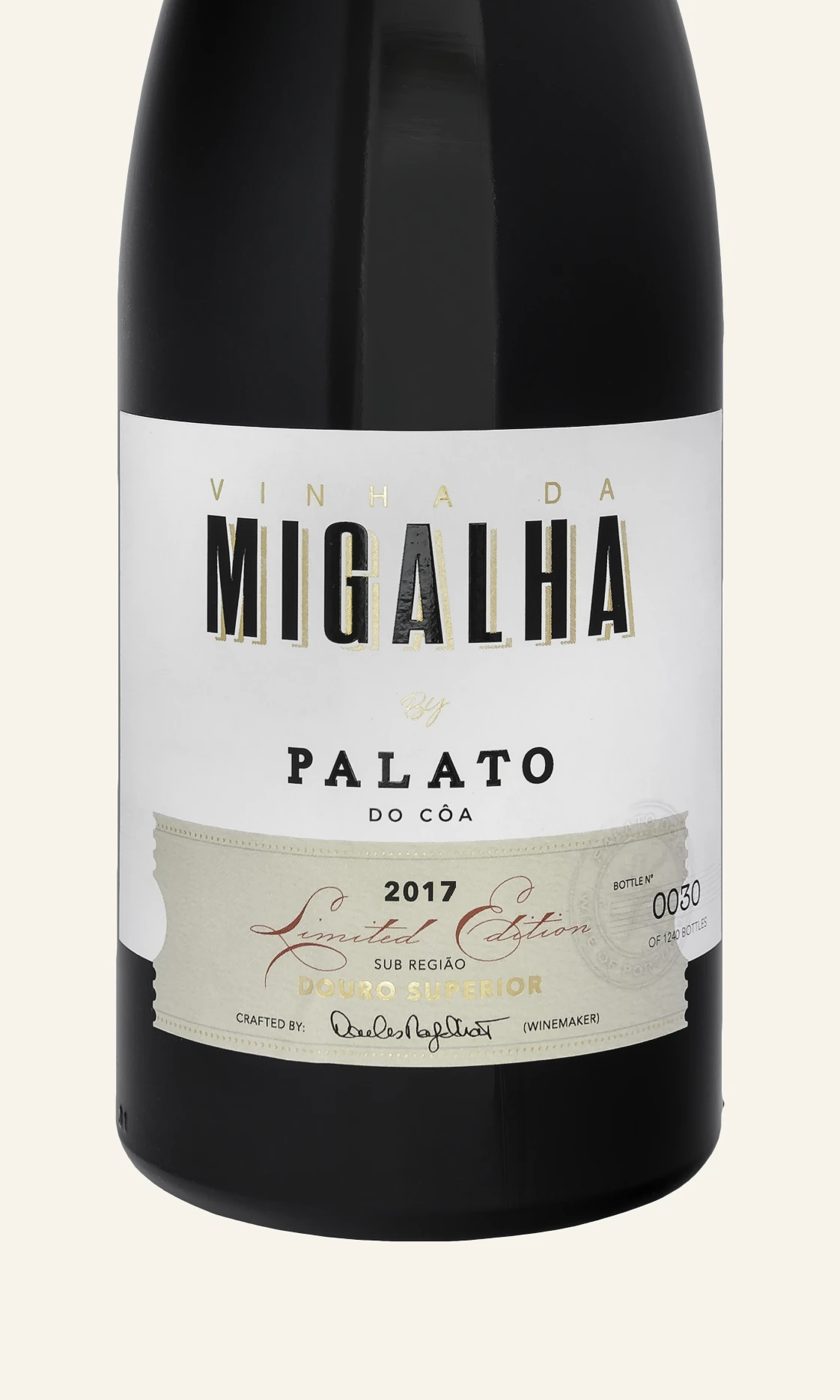 Rótulo do Vinha da Migalha Tinto, em plano aproximado