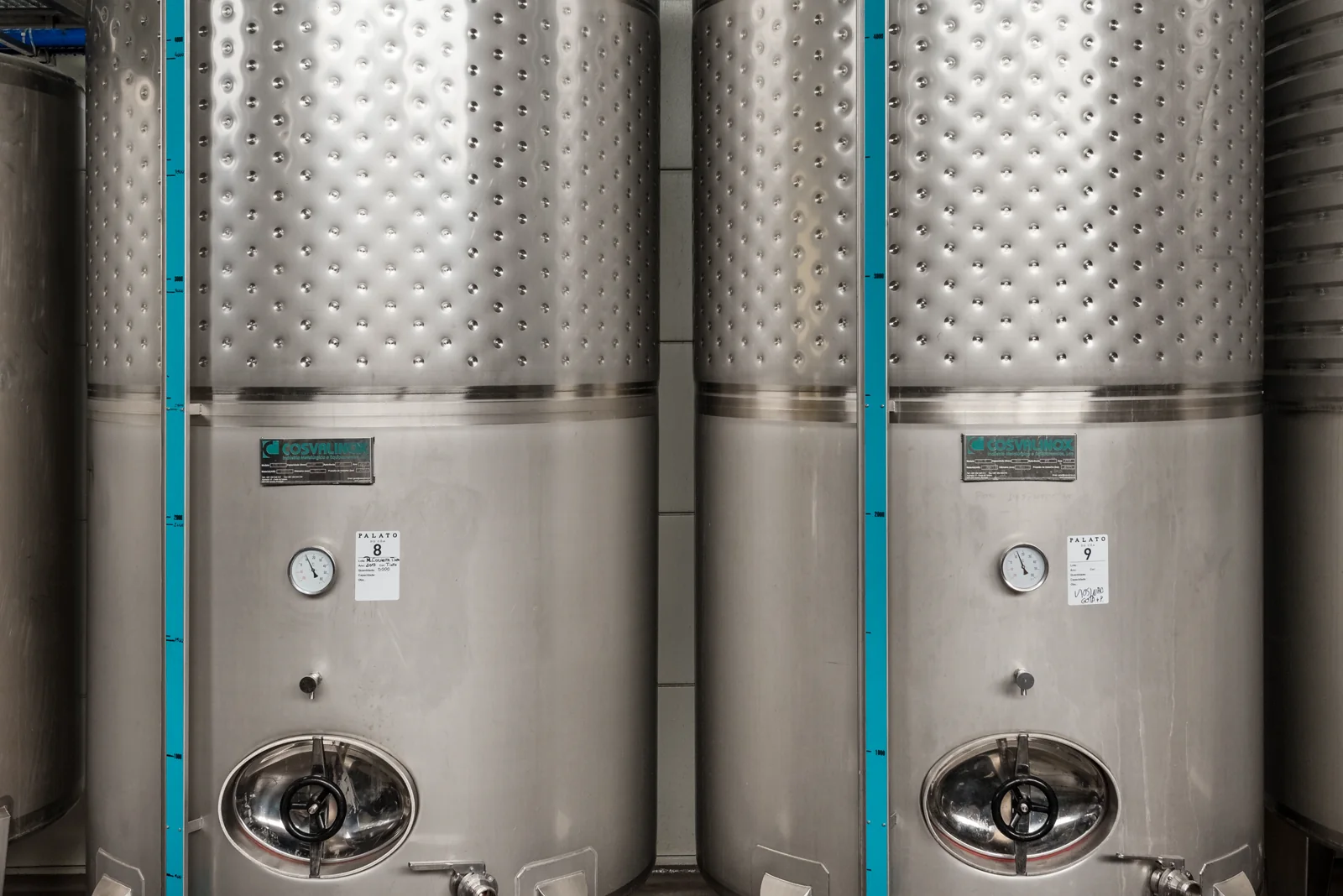 Stainless-steel tanks for controlled white-wine fermentation